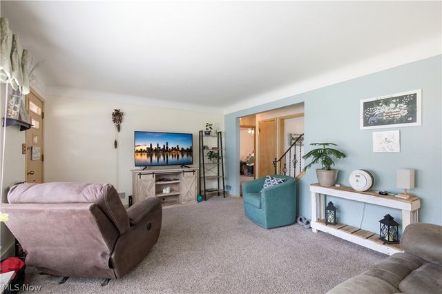 2212 Larchmont Drive, Wickliffe, OH 44092