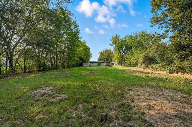 1080 CR 1235, Emory, TX 75440