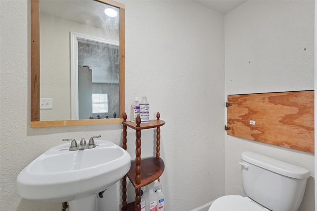 1080 CR 1235, Emory, TX 75440
