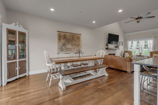 105 Lakeview Dr, Hendersonville, TN 37075