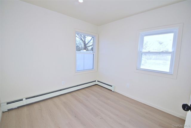 371 Oceanside Street, Islip Terrace, NY 11752