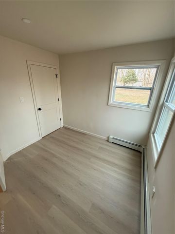 371 Oceanside Street, Islip Terrace, NY 11752