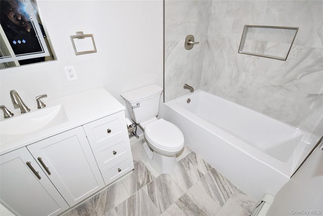 371 Oceanside Street, Islip Terrace, NY 11752