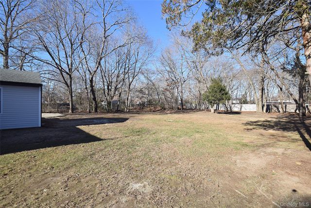 371 Oceanside Street, Islip Terrace, NY 11752