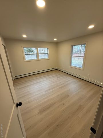 371 Oceanside Street, Islip Terrace, NY 11752