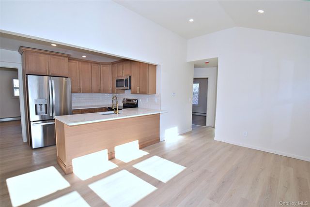 371 Oceanside Street, Islip Terrace, NY 11752