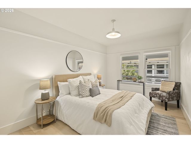 2127 Nw IRVING St 301, Portland, OR 97210