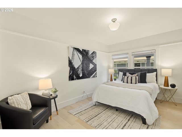 2127 Nw IRVING St 301, Portland, OR 97210