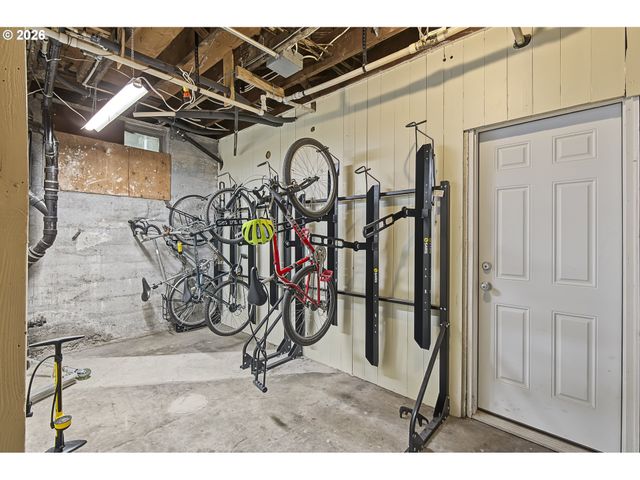 2127 Nw IRVING St 301, Portland, OR 97210