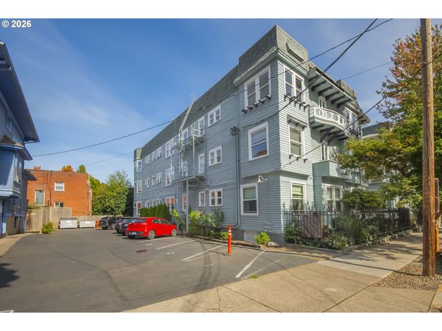 2127 Nw IRVING St 301, Portland, OR 97210
