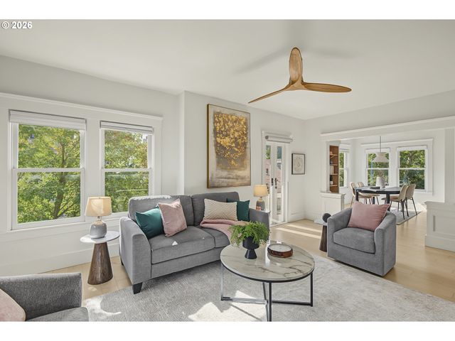 2127 Nw IRVING St 301, Portland, OR 97210