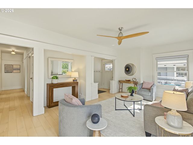 2127 Nw IRVING St 301, Portland, OR 97210