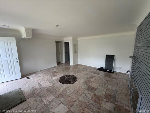 20700 Whitlock Drive, Dearborn Heights, MI 48127