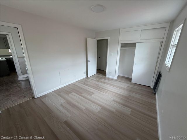 20700 Whitlock Drive, Dearborn Heights, MI 48127