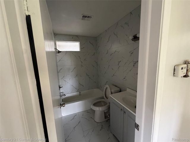 20700 Whitlock Drive, Dearborn Heights, MI 48127