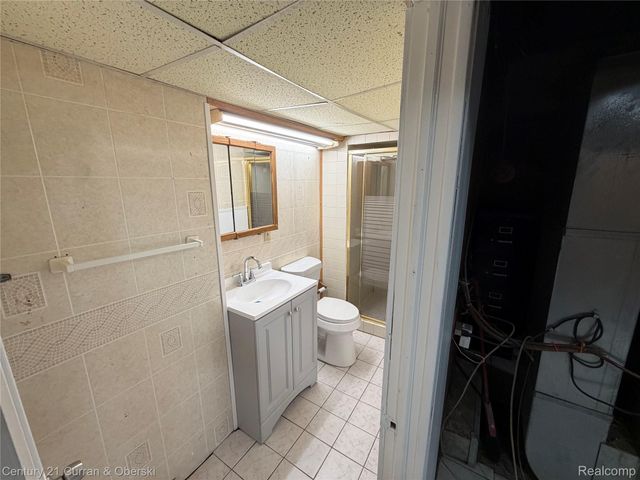 20700 Whitlock Drive, Dearborn Heights, MI 48127