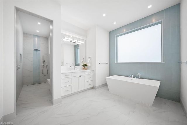 623 Park Shore DR, Naples, FL 34103
