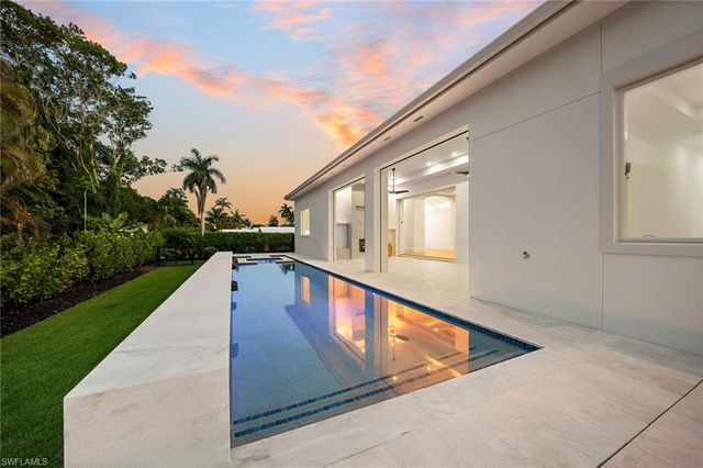 623 Park Shore DR, Naples, FL 34103
