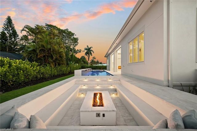 623 Park Shore DR, Naples, FL 34103