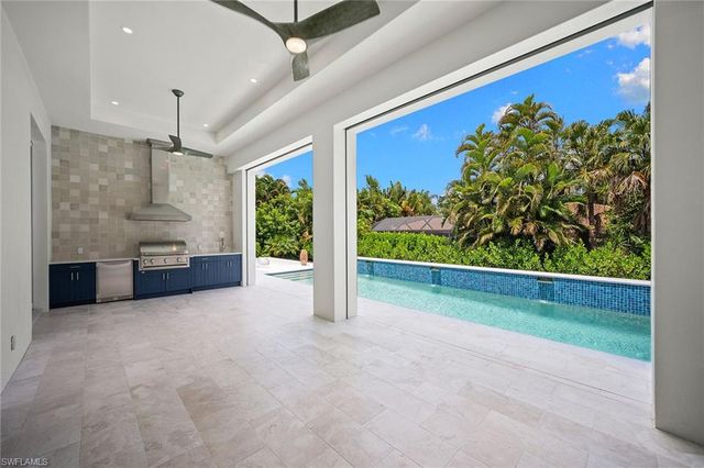 623 Park Shore DR, Naples, FL 34103