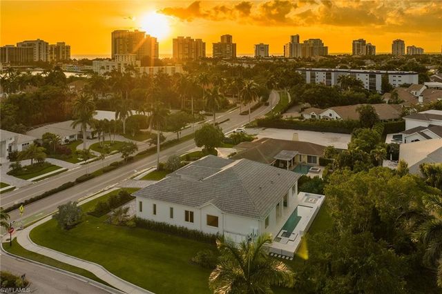 623 Park Shore DR, Naples, FL 34103