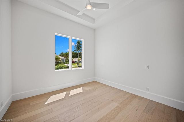 623 Park Shore DR, Naples, FL 34103
