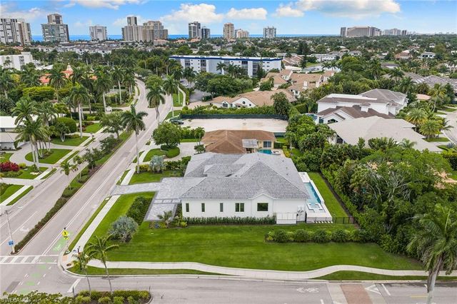 623 Park Shore DR, Naples, FL 34103