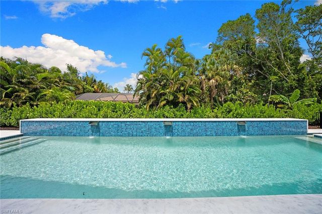 623 Park Shore DR, Naples, FL 34103