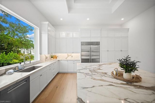 623 Park Shore DR, Naples, FL 34103