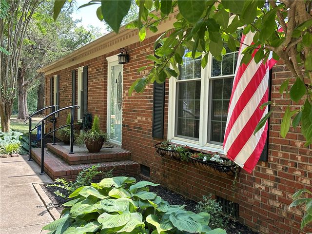 54 Blacks Drive, Greenville, SC 29615