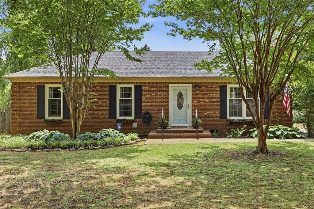 54 Blacks Drive, Greenville, SC 29615