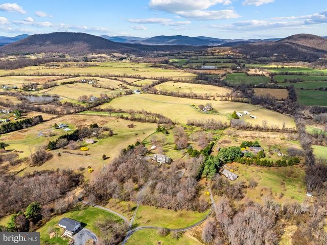 9491 WALSINGHAM LN, Marshall, VA 20115