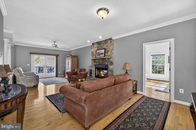 9491 WALSINGHAM LN, Marshall, VA 20115