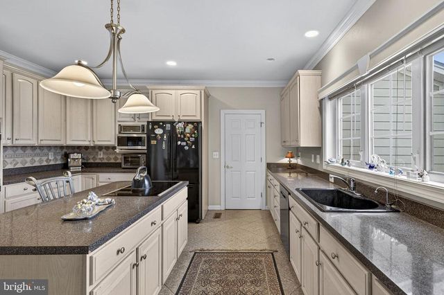 9491 WALSINGHAM LN, Marshall, VA 20115