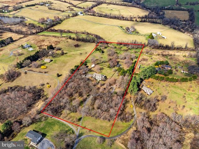 9491 WALSINGHAM LN, Marshall, VA 20115