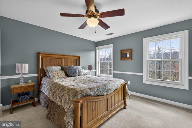 9491 WALSINGHAM LN, Marshall, VA 20115