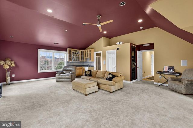 9491 WALSINGHAM LN, Marshall, VA 20115