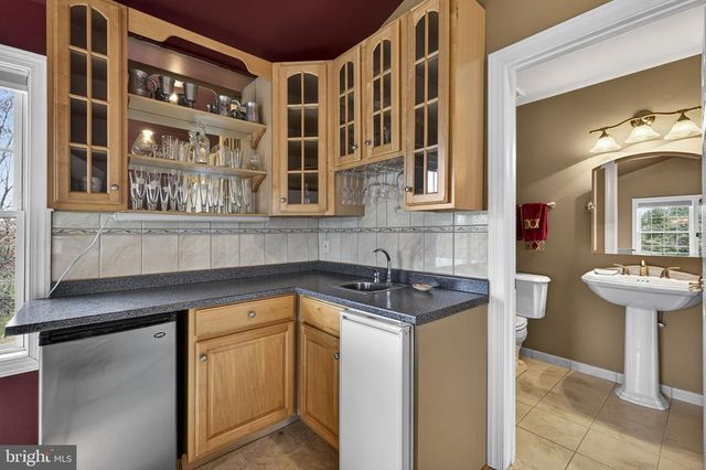 9491 WALSINGHAM LN, Marshall, VA 20115