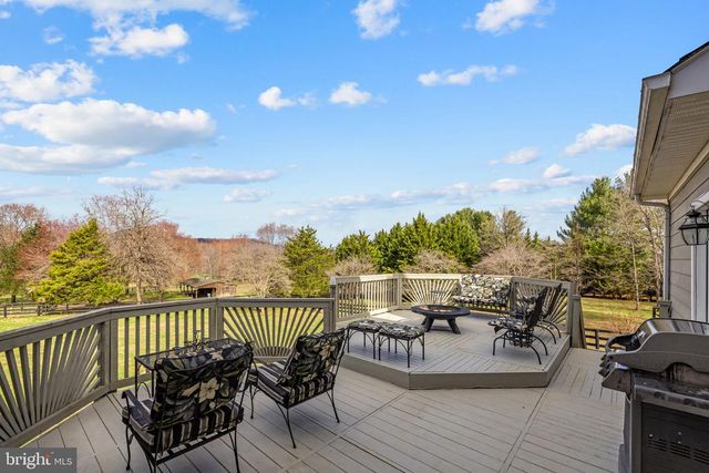 9491 WALSINGHAM LN, Marshall, VA 20115