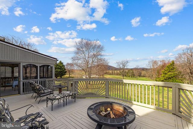 9491 WALSINGHAM LN, Marshall, VA 20115