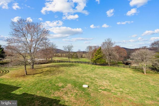 9491 WALSINGHAM LN, Marshall, VA 20115