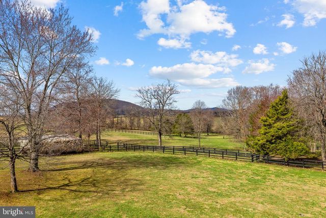 9491 WALSINGHAM LN, Marshall, VA 20115