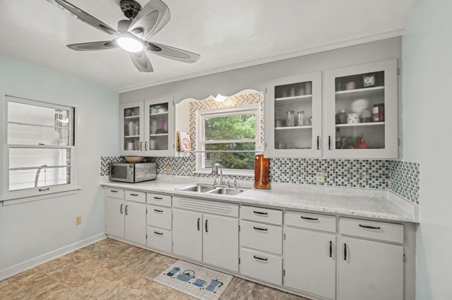 1693 Passolt Street, Saginaw, MI 48638