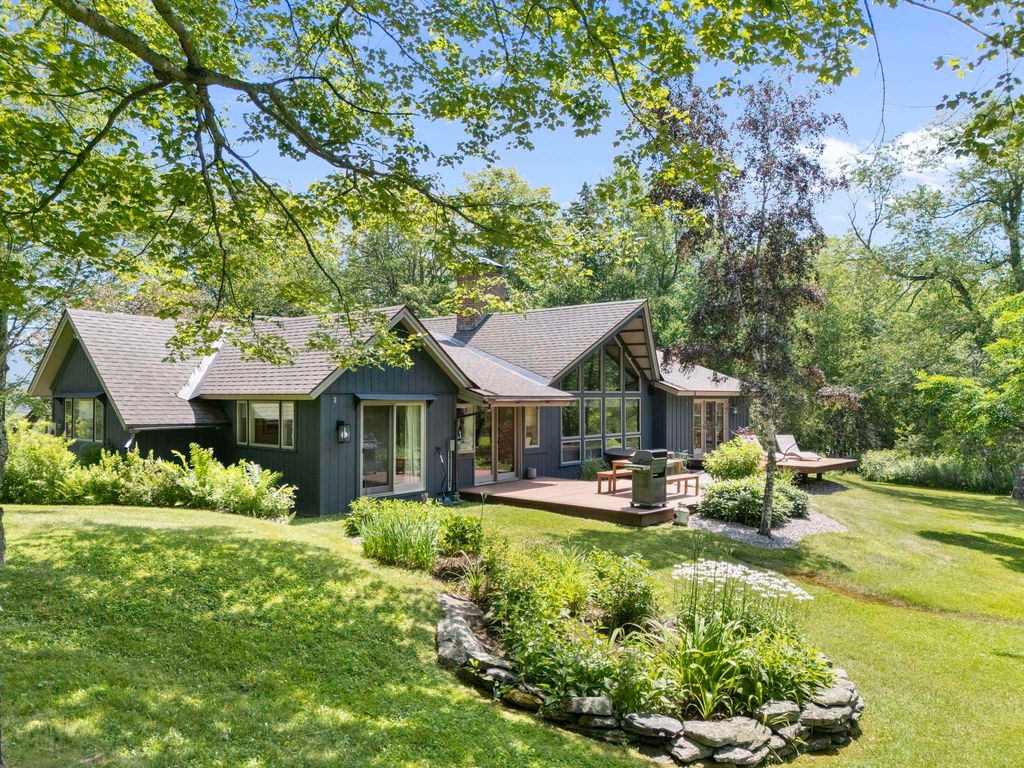 55 Crosstown Road, Dover, VT 05356