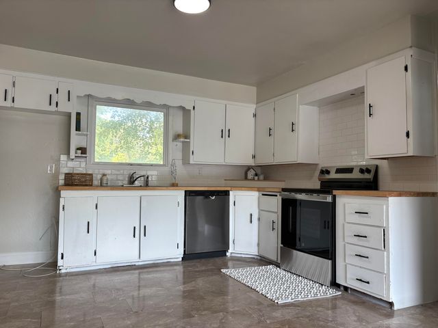 320 Robinson Avenue, Neosho, MO 64850