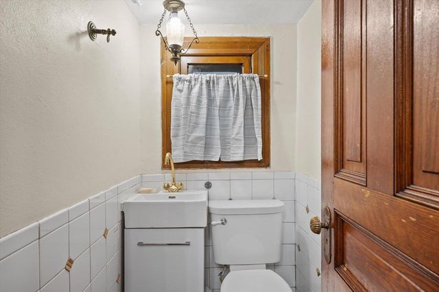 546 N 32nd STREET, Milwaukee, WI 53208