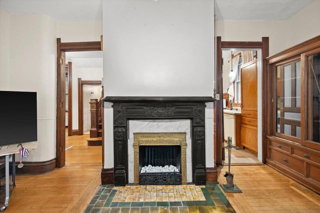 546 N 32nd STREET, Milwaukee, WI 53208