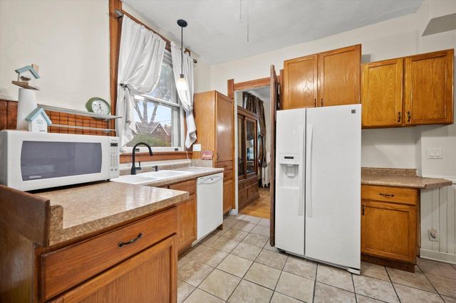 546 N 32nd STREET, Milwaukee, WI 53208