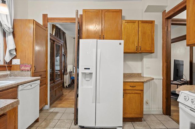 546 N 32nd STREET, Milwaukee, WI 53208