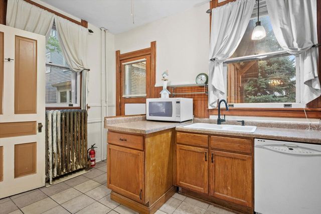 546 N 32nd STREET, Milwaukee, WI 53208